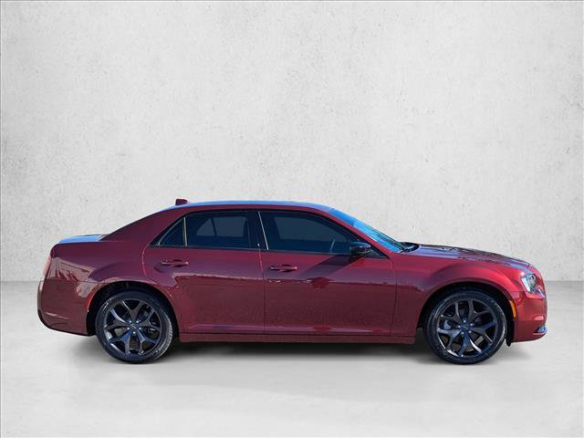Used 2023 Chrysler 300 Touring w/ Sport Appearance Package image 4
