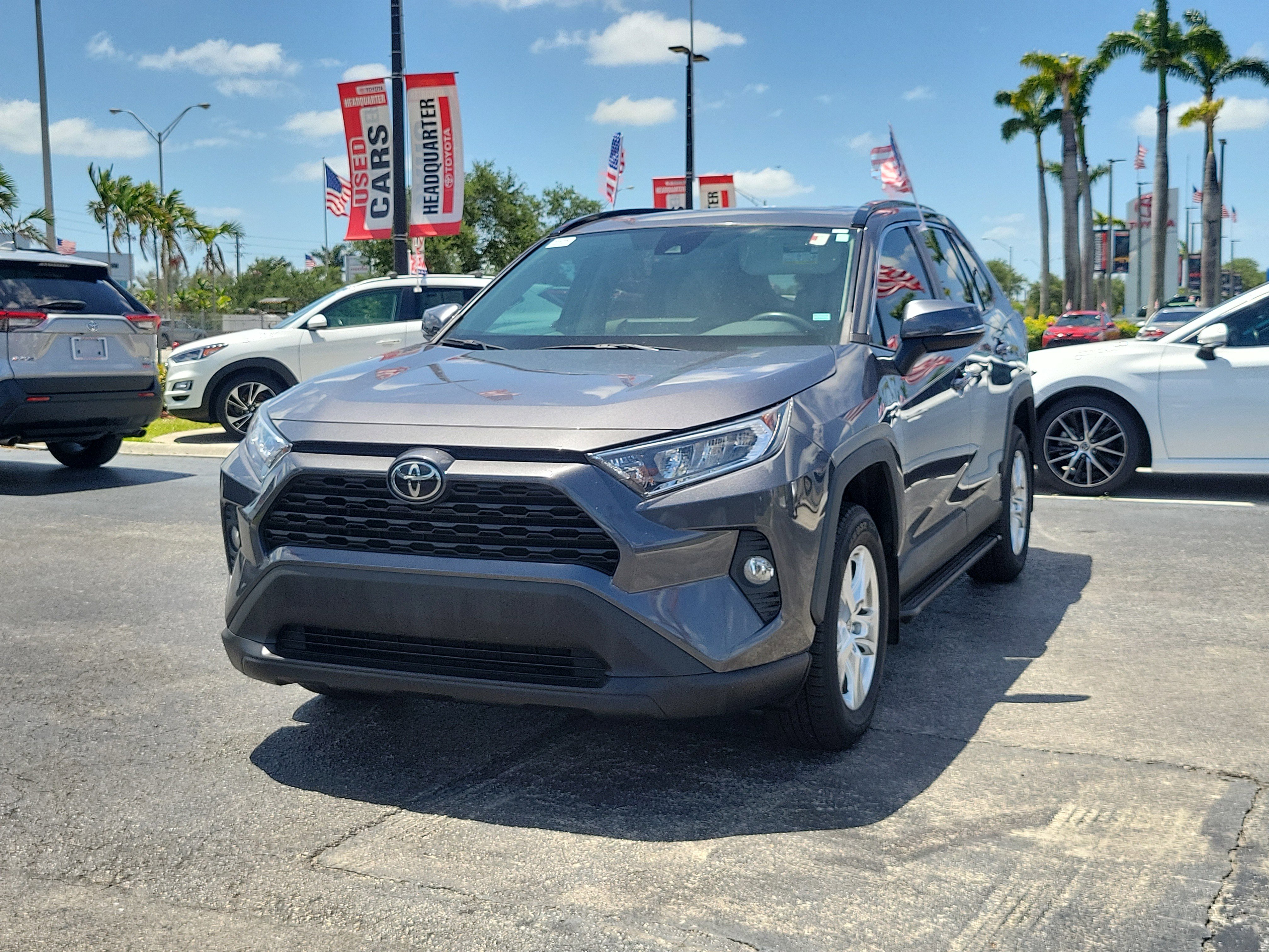 Used 2021 Toyota RAV4 XLE w/ Convenience Package FWD image 5