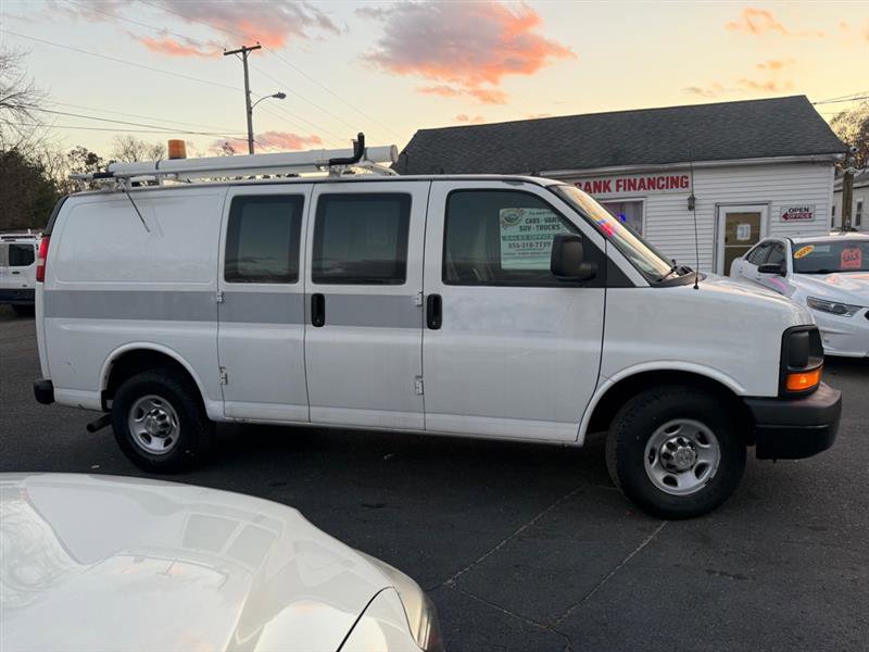 Used 2011 Chevrolet Express 2500 image 8