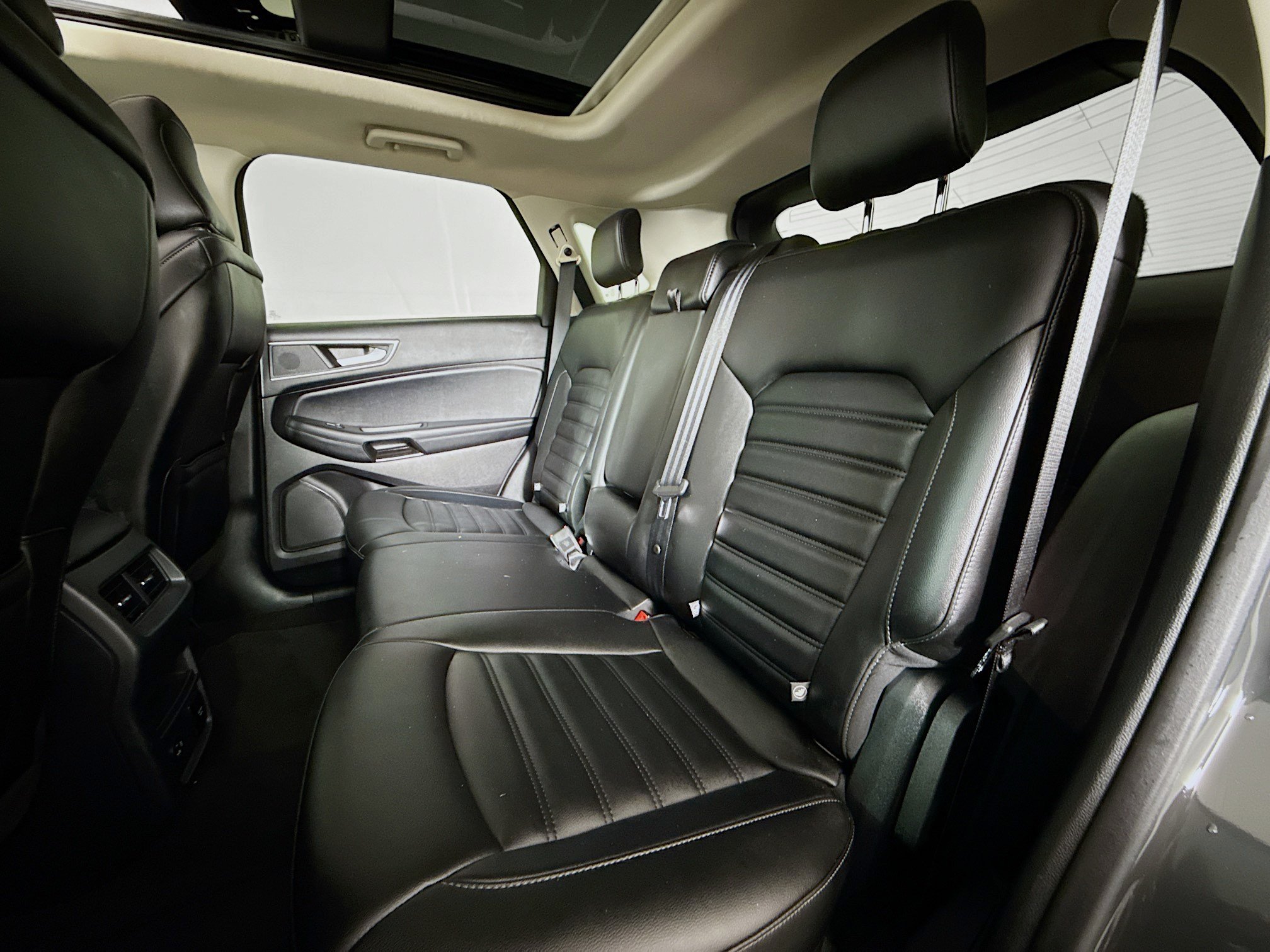Used 2021 Ford Edge SEL w/ Convenience Package AWD/4WD image 22