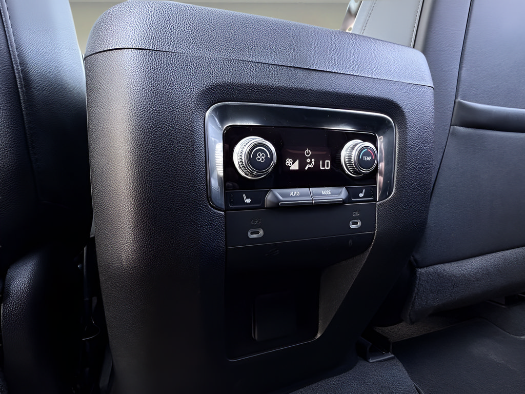 Used 2023 GMC Yukon AT4 AWD/4WD image 20