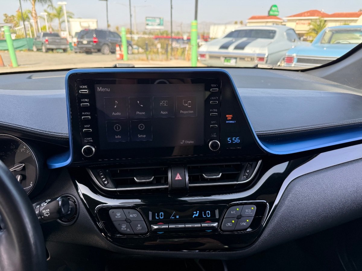 Used 2019 Toyota C-HR XLE FWD image 26