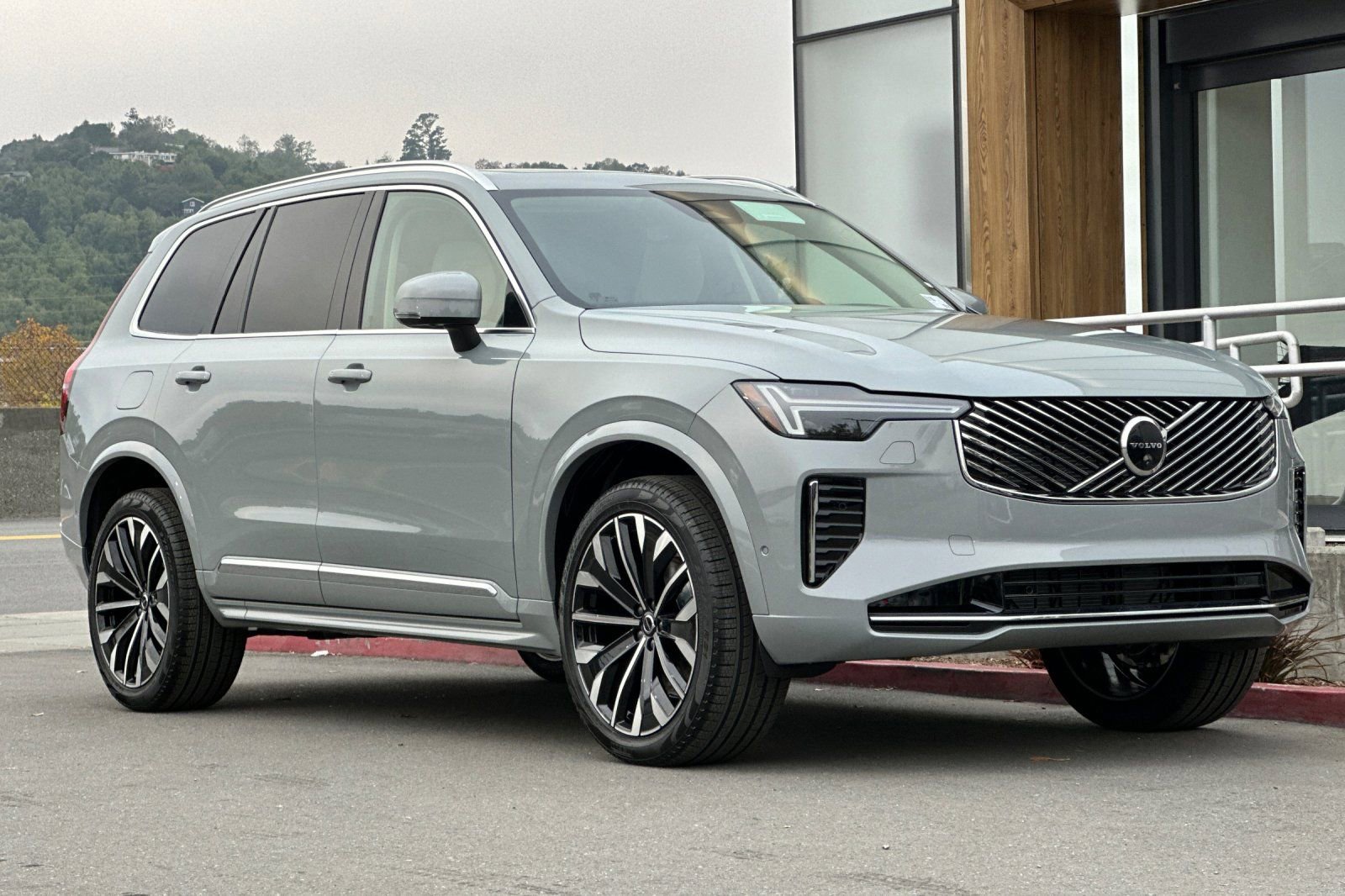 New 2026 Volvo XC90 B6 Ultra w/ Protection Package image 9