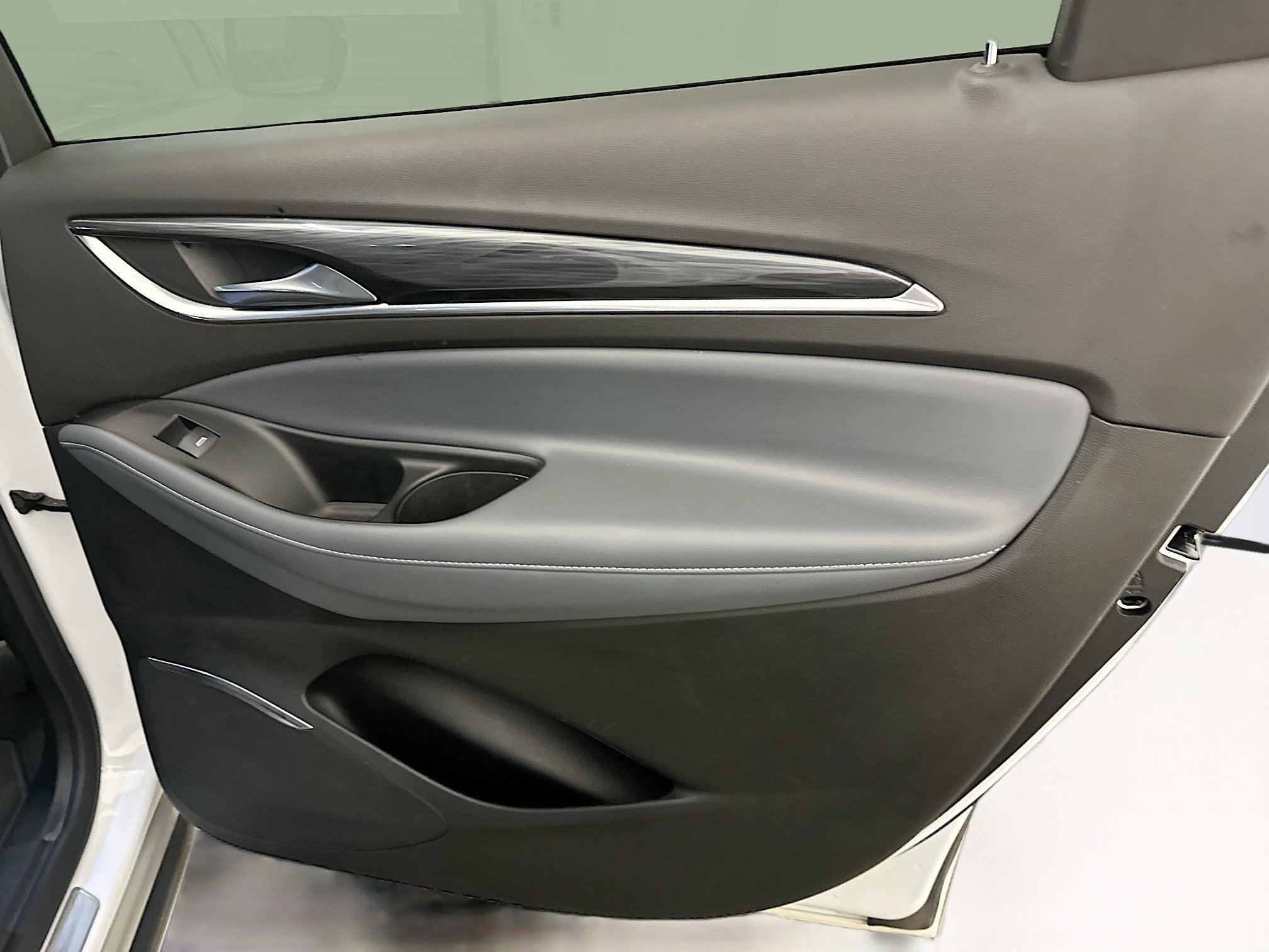 Used 2024 Buick Enclave Premium image 33