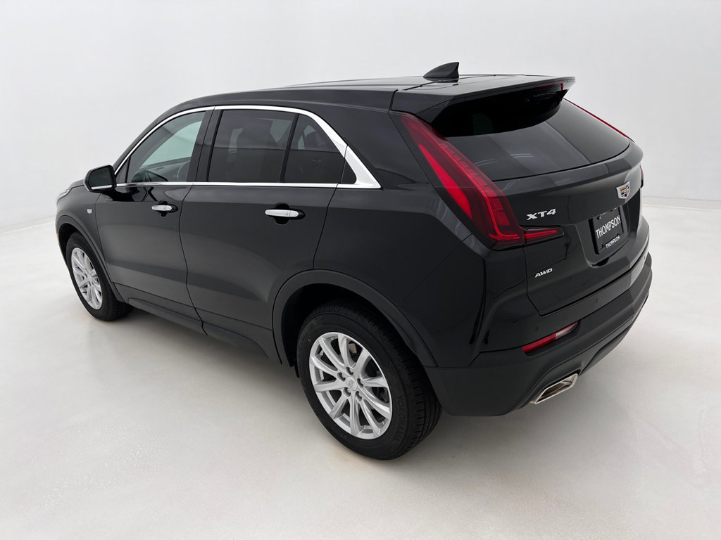 Used 2021 Cadillac XT4 Luxury w/ Cold Weather Package AWD/4WD image 9