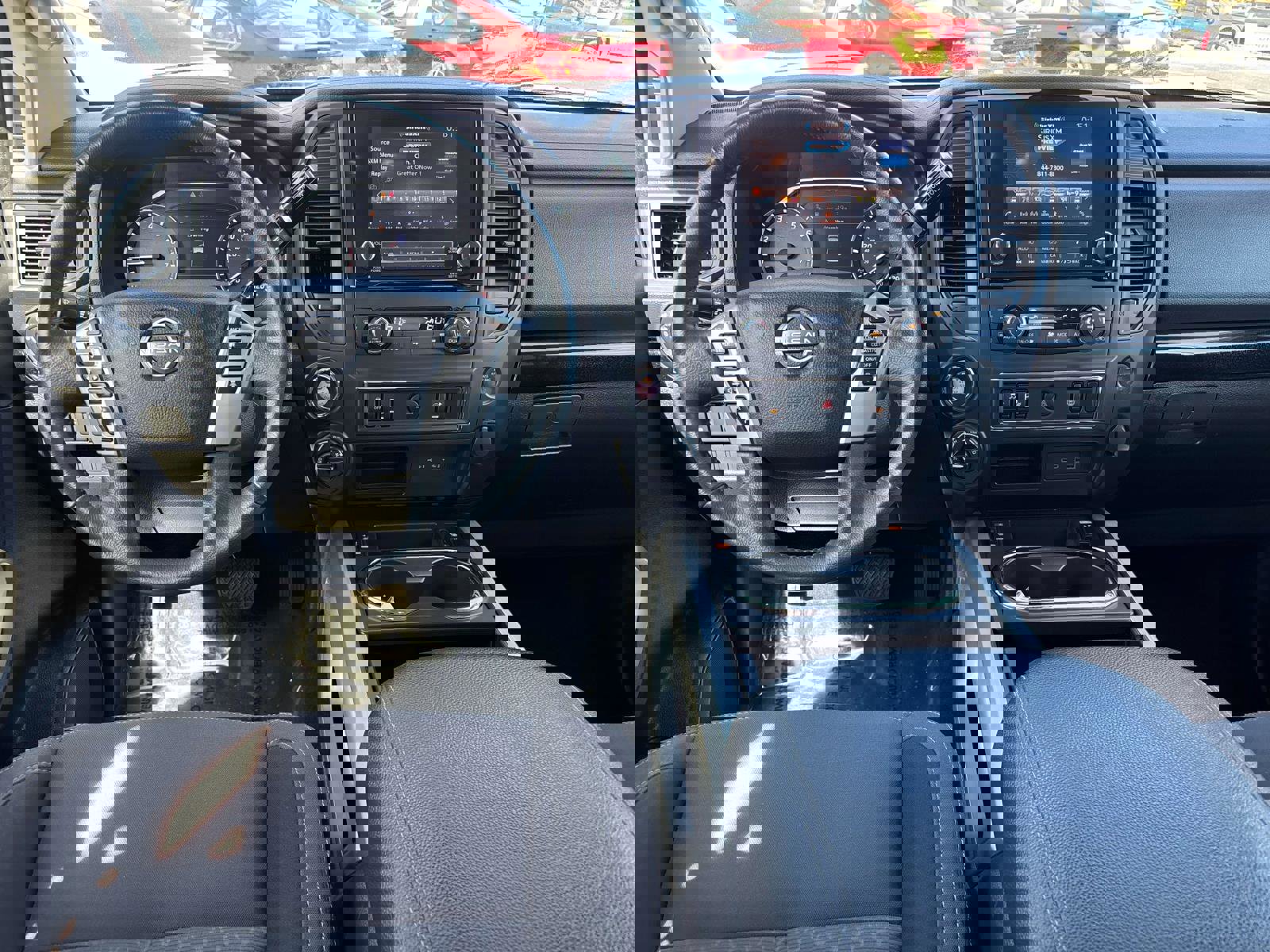 Used 2024 Nissan Titan SV w/ SV Convenience Package image 11