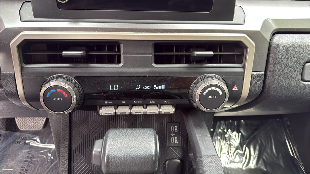 Used 2024 Toyota Tacoma TRD Off-Road AWD/4WD image 25