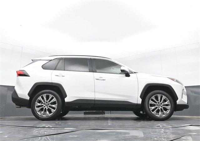Used 2020 Toyota RAV4 XLE Premium image 49