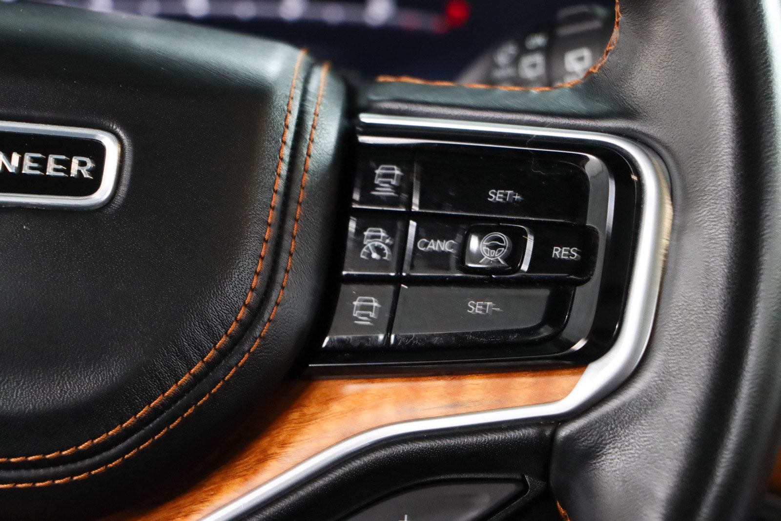 Used 2022 Jeep Grand Wagoneer Series III AWD/4WD image 15