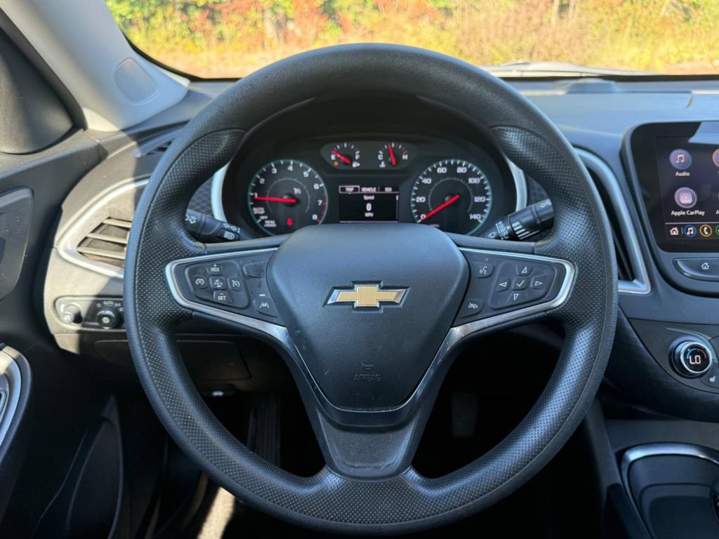 Used 2025 Chevrolet Malibu LT FWD image 17