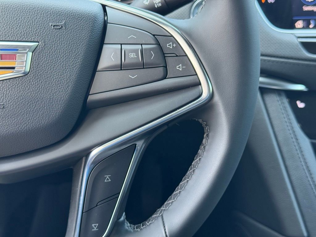 New 2025 Cadillac XT5 Luxury image 25