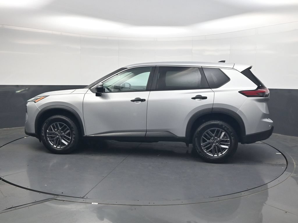 Used 2024 Nissan Rogue S AWD/4WD image 7