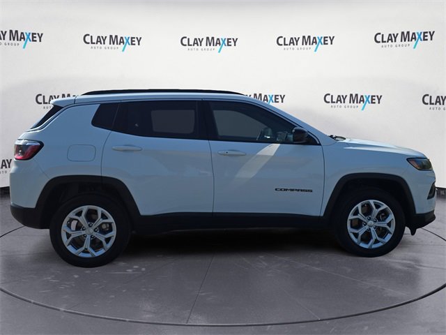 Used 2024 Jeep Compass Latitude image 6