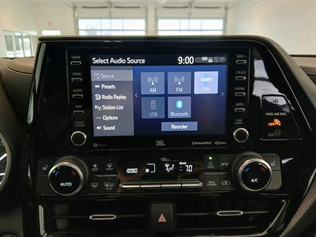 Used 2022 Toyota Highlander XSE image 23