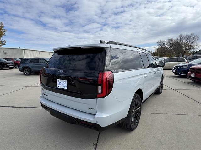 New 2025 Ford Expedition Max Platinum image 4