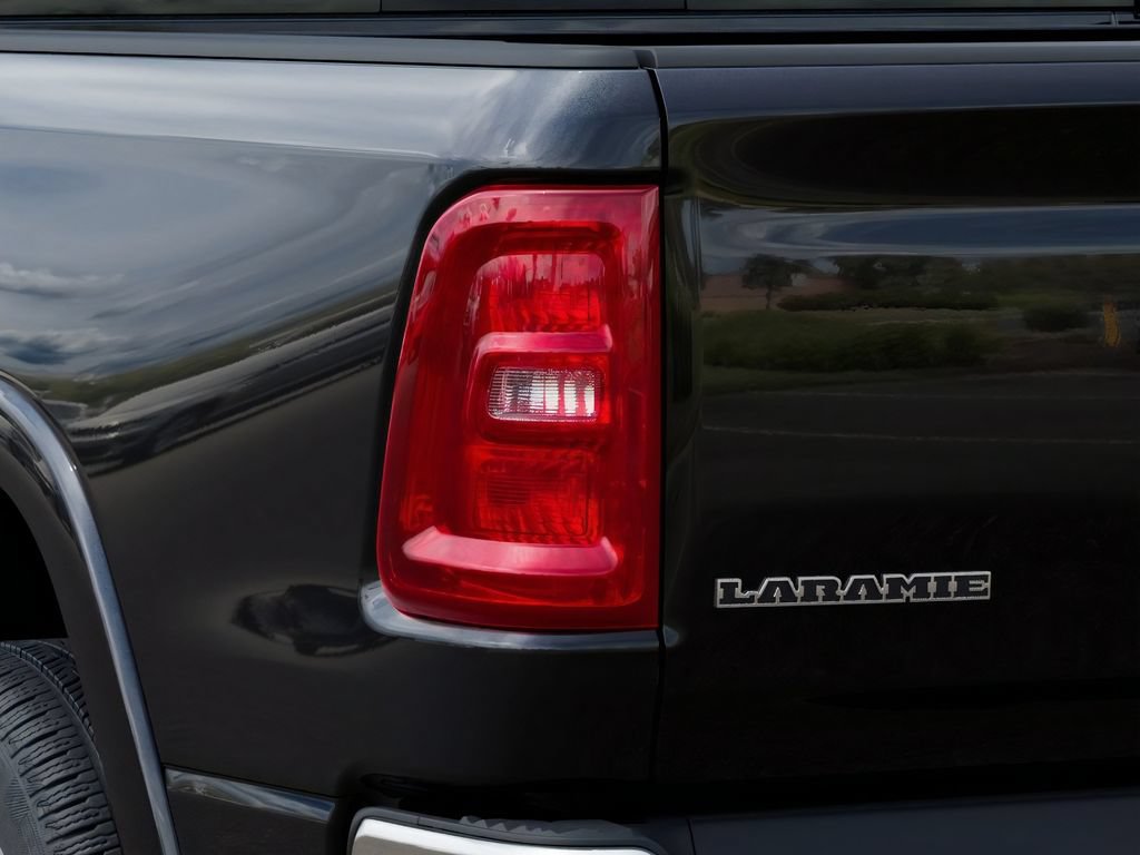 New 2026 RAM 1500 Laramie AWD/4WD image 9