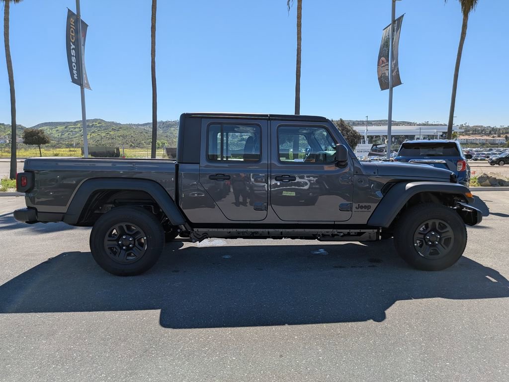 New 2026 Jeep Gladiator Sport AWD/4WD image 9