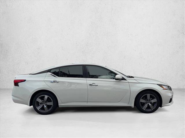 Used 2022 Nissan Altima 2.5 SV w/ SV Premium Package FWD image 4