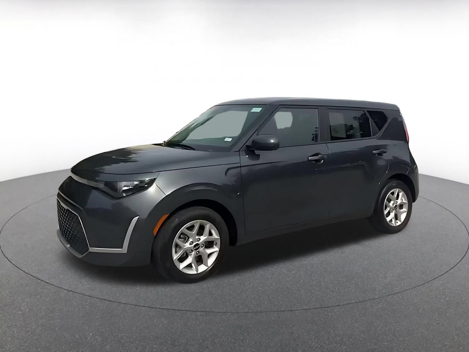 Used 2025 Kia Soul LX w/ LX Technology Package FWD image 8