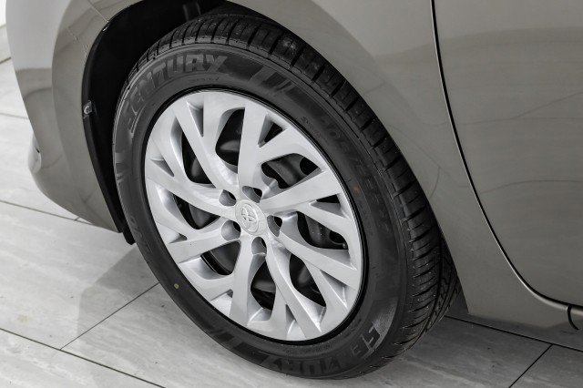 Used 2017 Toyota Corolla LE image 58