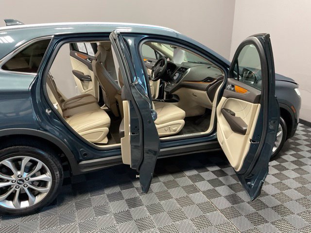 Used 2019 Lincoln MKC Select w/ Select Plus Package AWD/4WD image 21