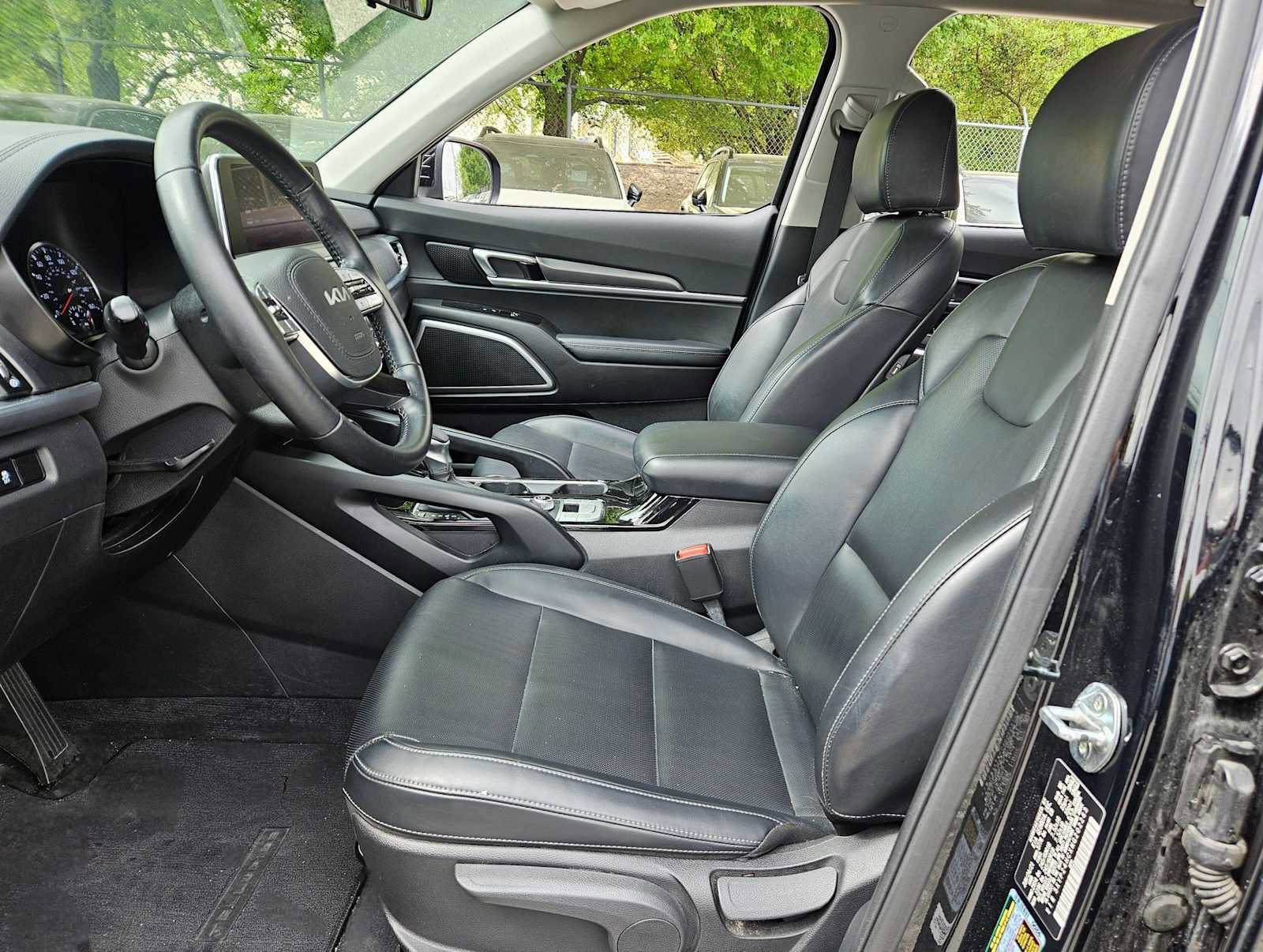 Used 2022 Kia Telluride LX image 15