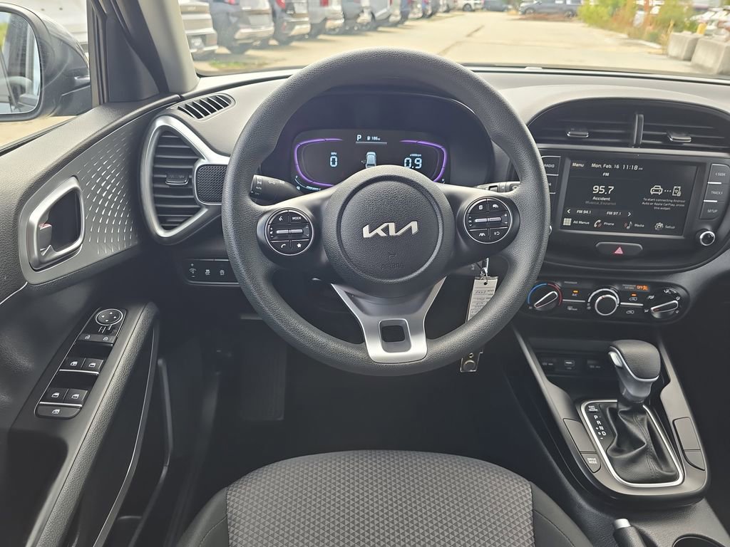 Certified 2025 Kia Soul LX image 13
