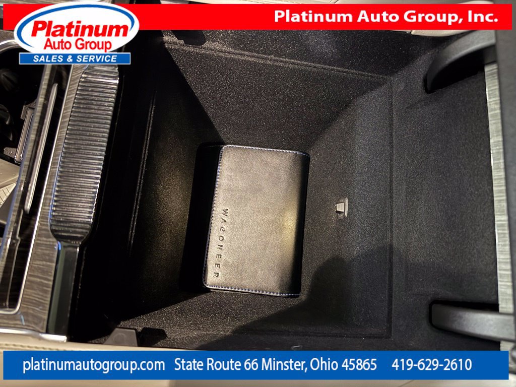 Used 2022 Jeep Wagoneer Series III AWD/4WD image 30