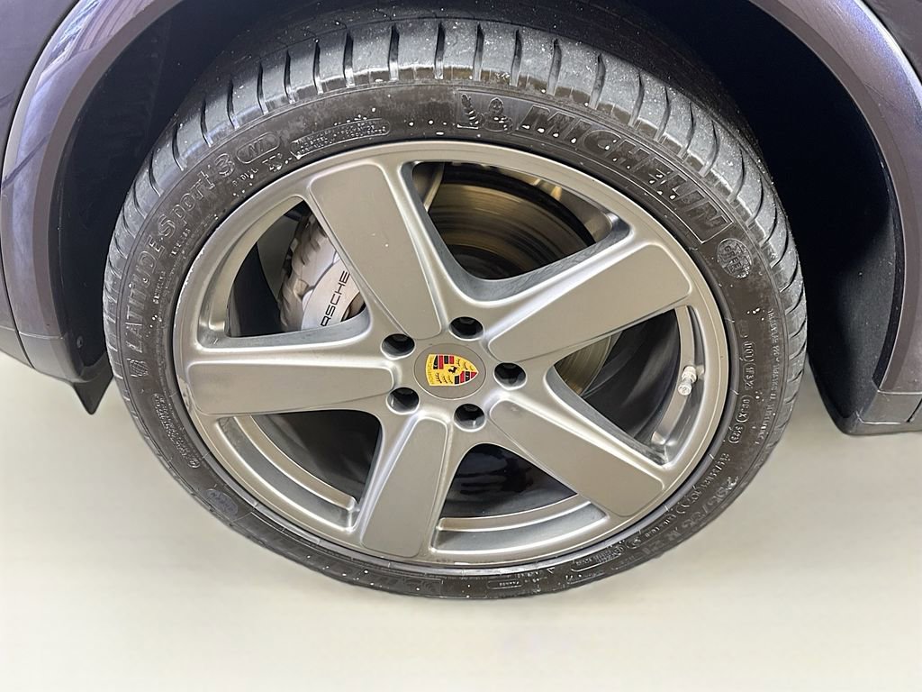 Used 2017 Porsche Cayenne S AWD/4WD image 40
