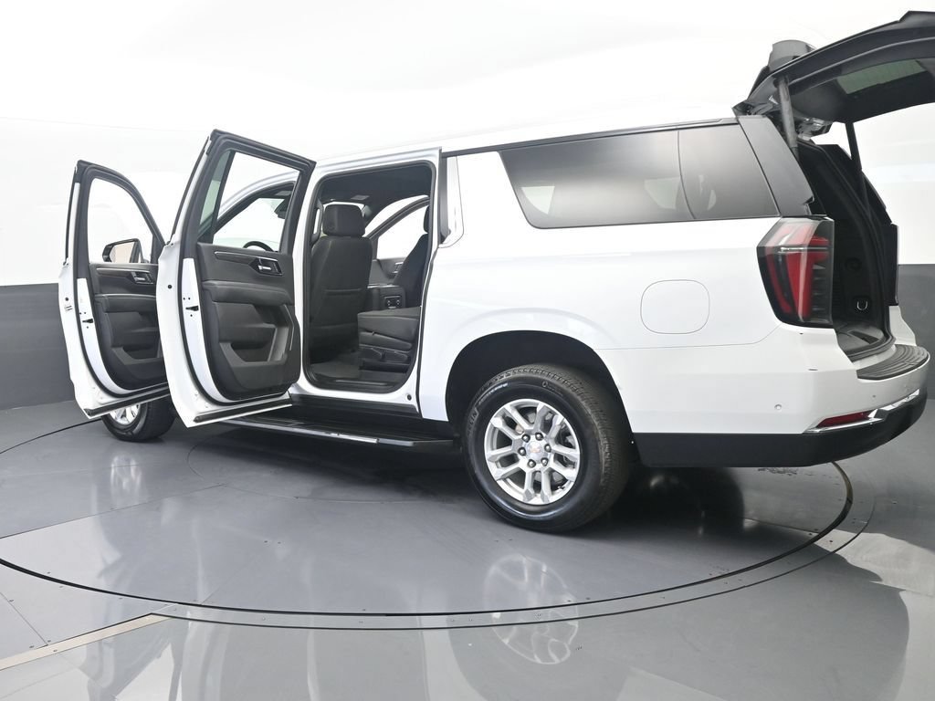 Used 2025 Chevrolet Suburban LT RWD image 82
