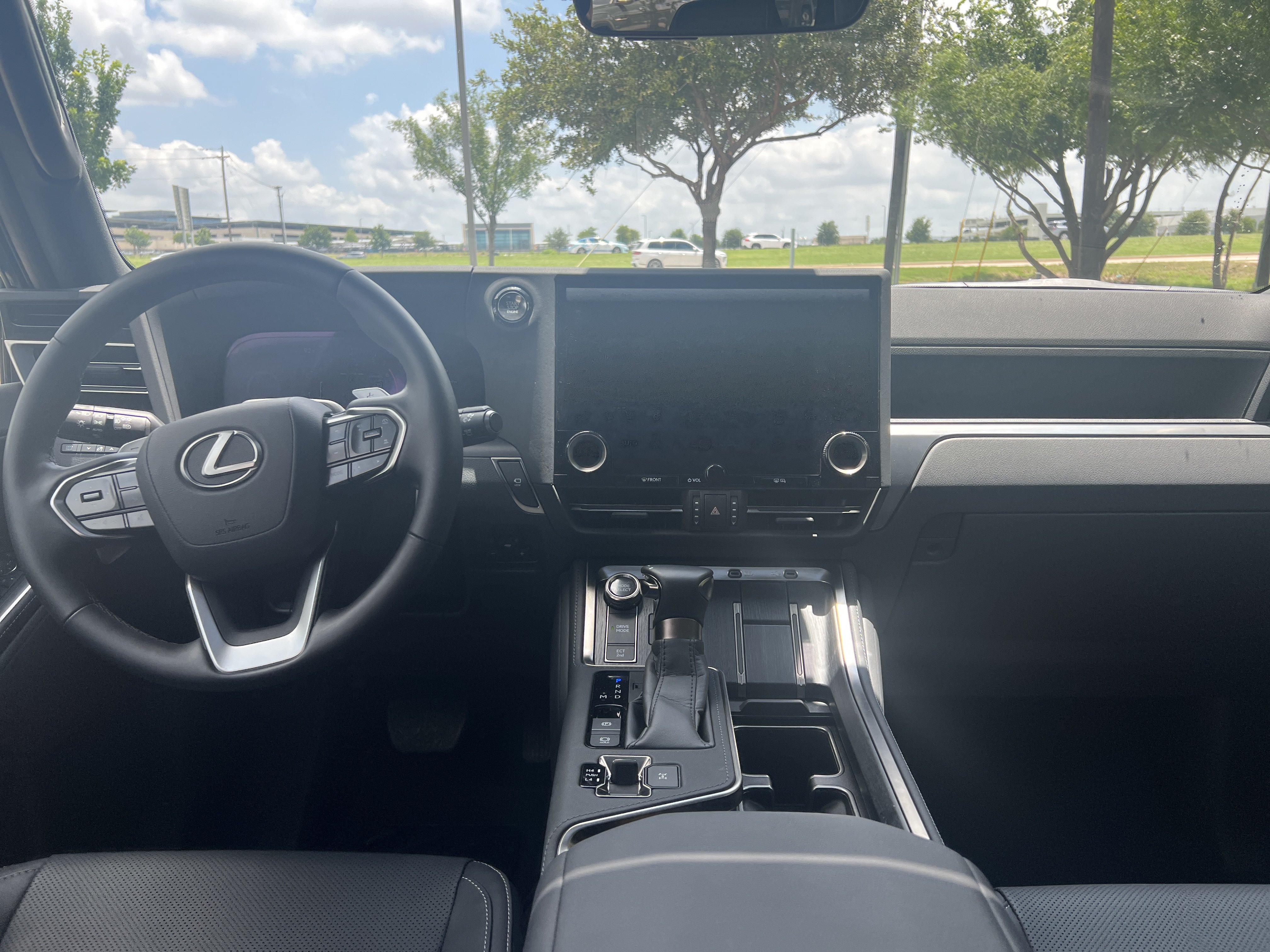 Used 2025 Lexus GX 550 w/ Accessory Package (31) AWD/4WD image 26