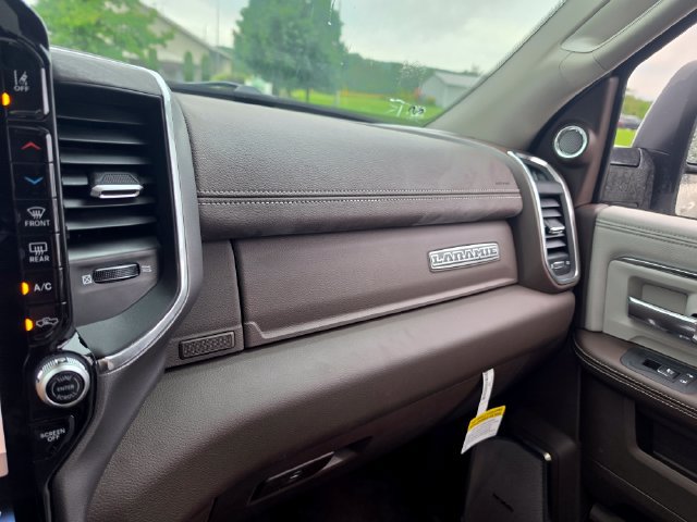 New 2026 RAM 3500 Laramie AWD/4WD image 21