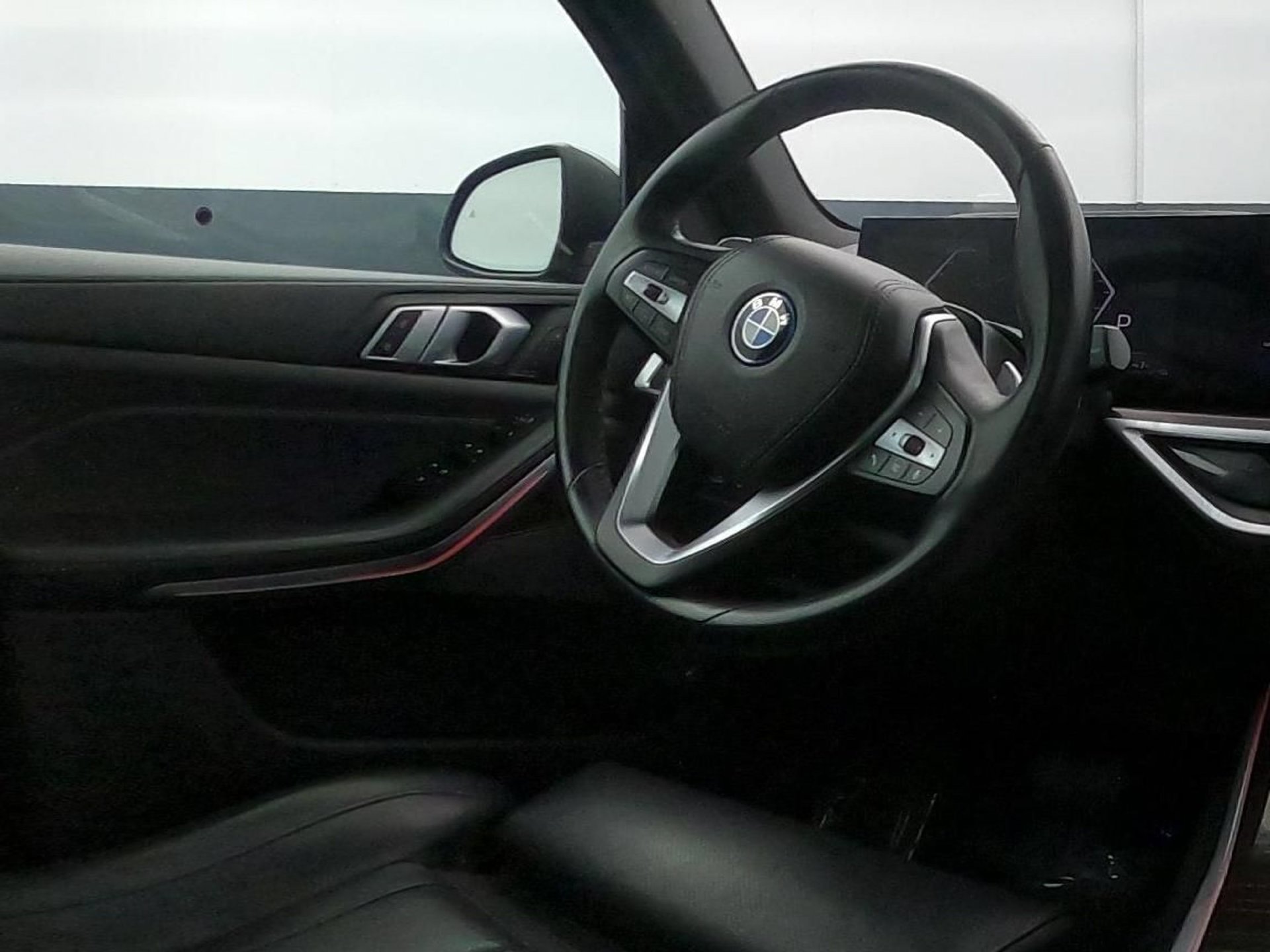 Used 2025 BMW X5 xDrive50e AWD/4WD image 12