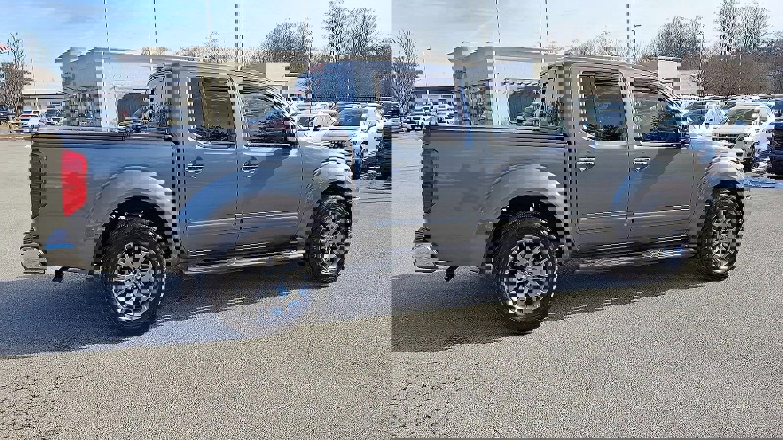 Used 2016 Nissan Frontier SL w/ Moonroof Package image 9