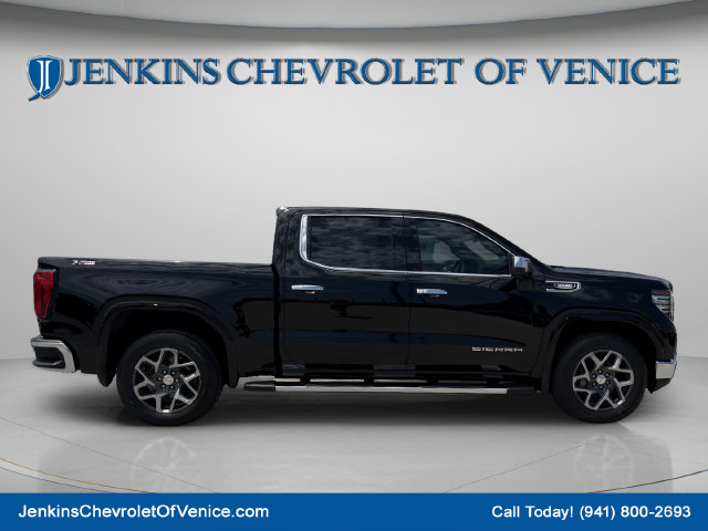 Used 2023 GMC Sierra 1500 SLT w/ SLT Premium Package AWD/4WD image 4