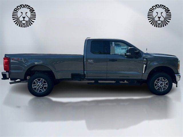 New 2025 Ford F350 XLT w/ FX4 Off-Road Package image 4
