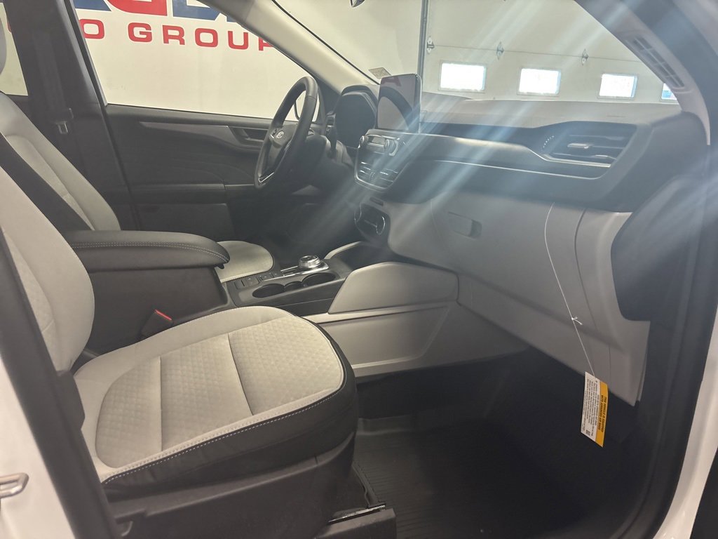 New 2025 Ford Escape Active w/ Cold Weather Package image 31
