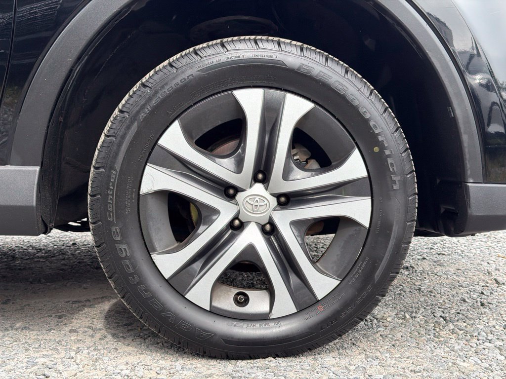 Used 2018 Toyota RAV4 LE w/ All Weather Liner Package AWD/4WD image 9