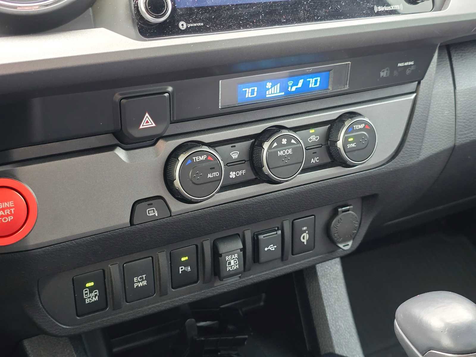 Used 2022 Toyota Tacoma TRD Off-Road image 30