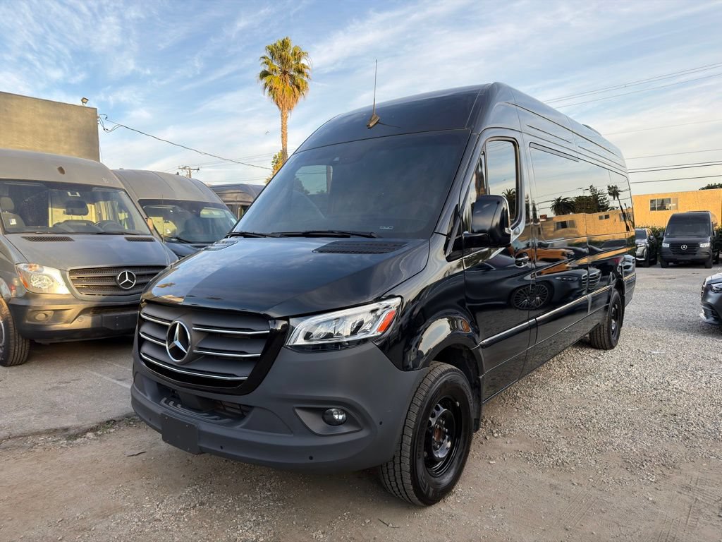 Used 2024 Mercedes-Benz Sprinter 2500 image 6