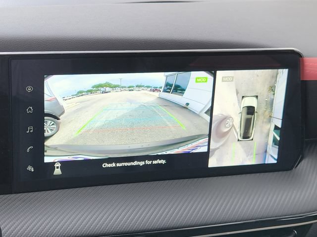 New 2025 Nissan Kicks SR FWD image 13
