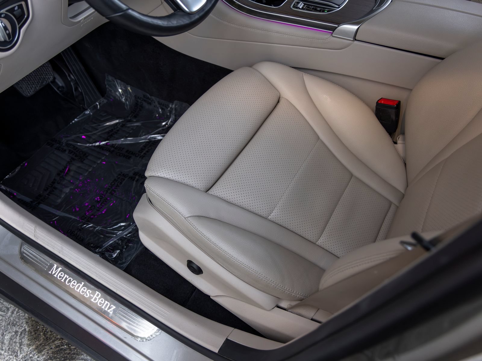 Used 2021 Mercedes-Benz GLC 300 4MATIC image 25