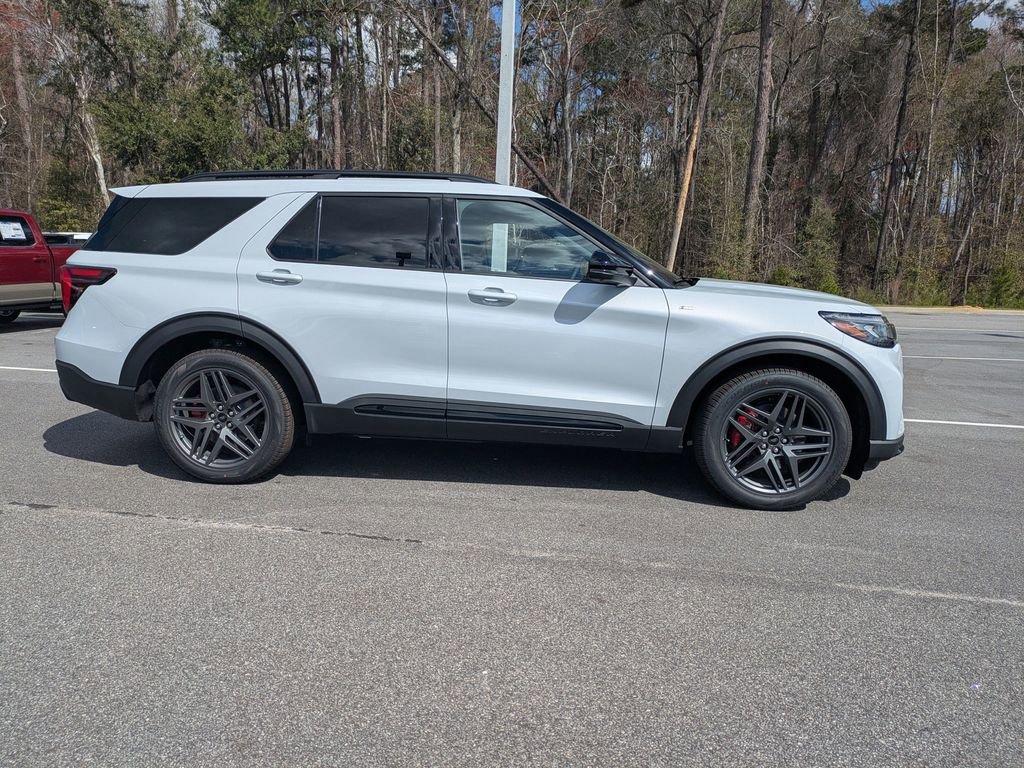 New 2026 Ford Explorer ST-Line w/ ST-Line Street Pack RWD image 3