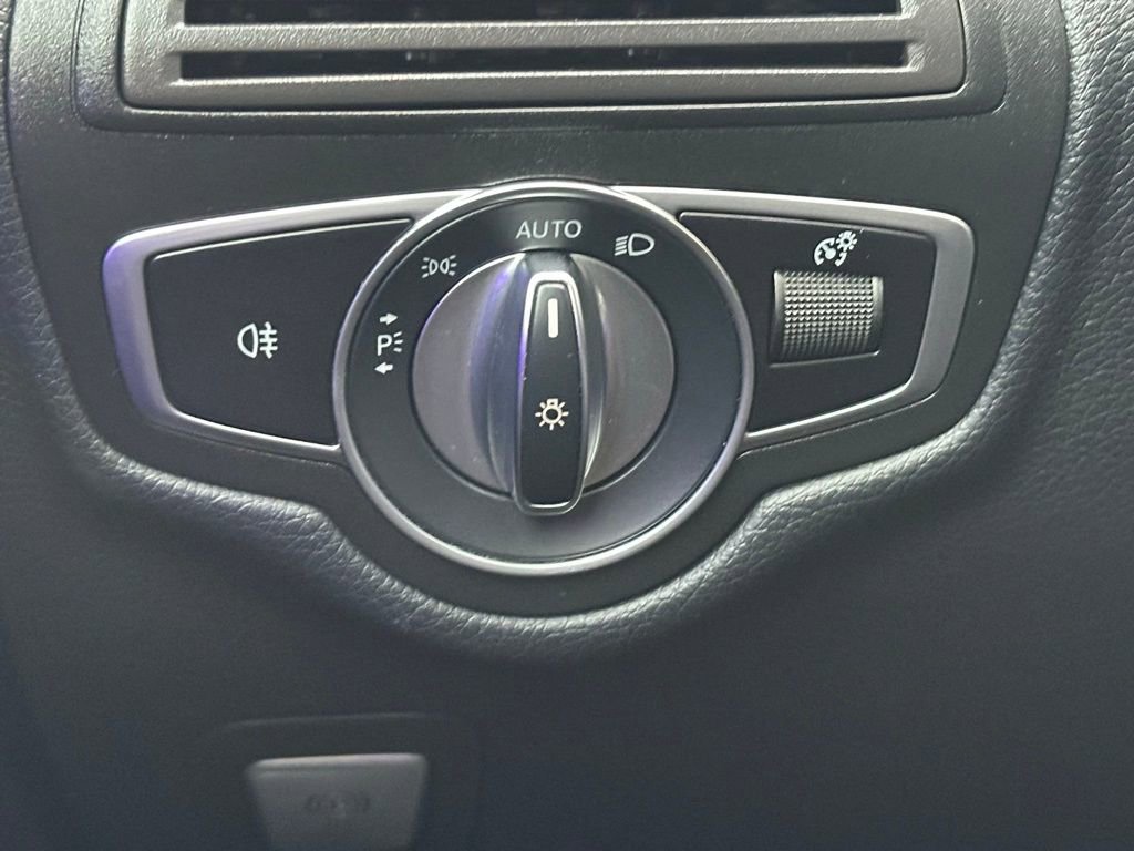 Used 2020 Mercedes-Benz GLC 300 4MATIC Coupe image 32