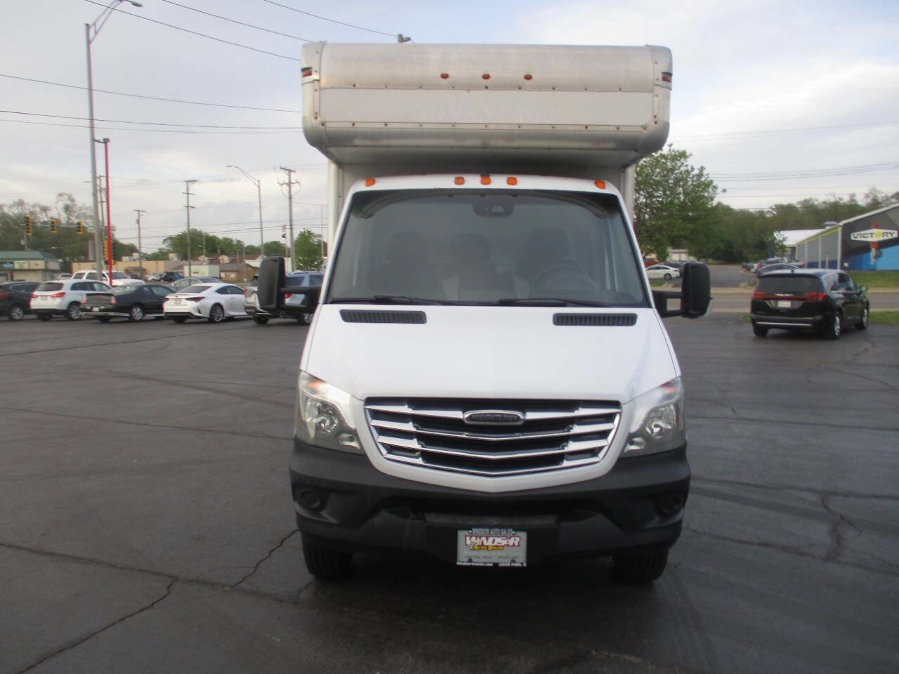 Used 2016 Freightliner Sprinter 3500 RWD image 11