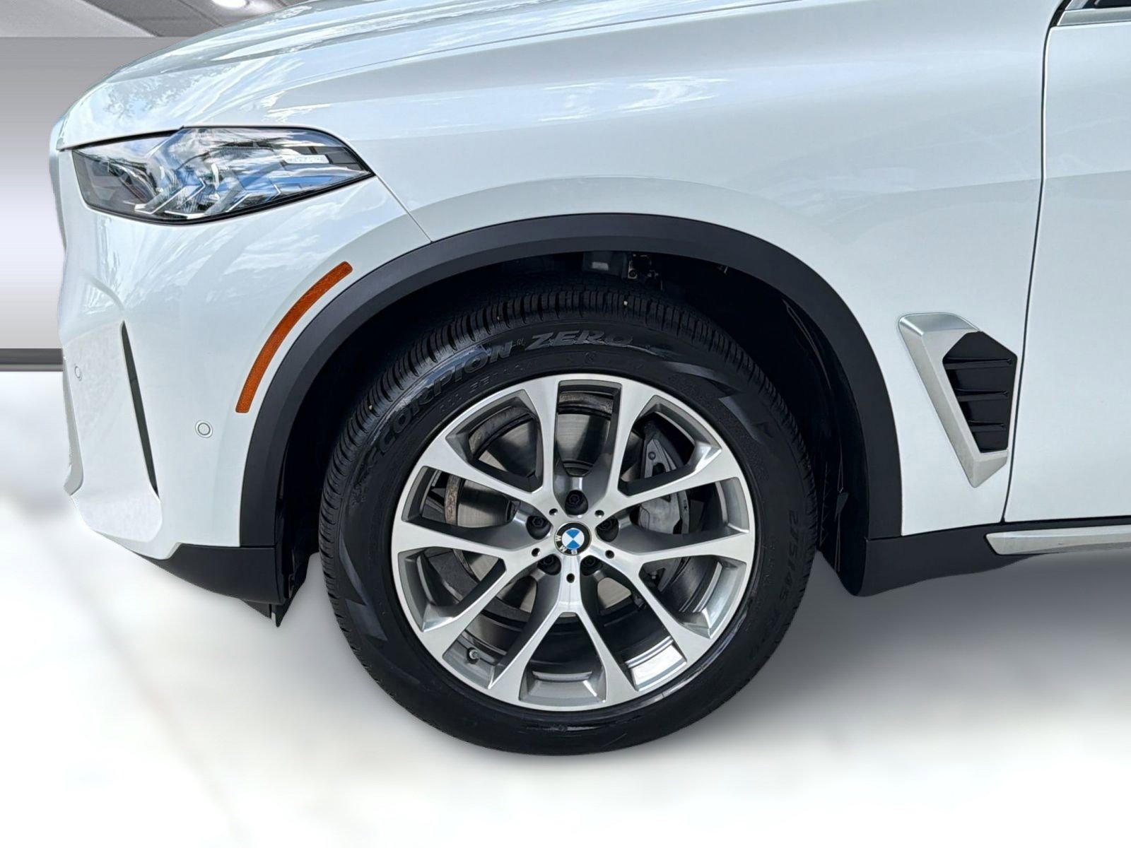 Used 2026 BMW X5 xDrive40i image 12