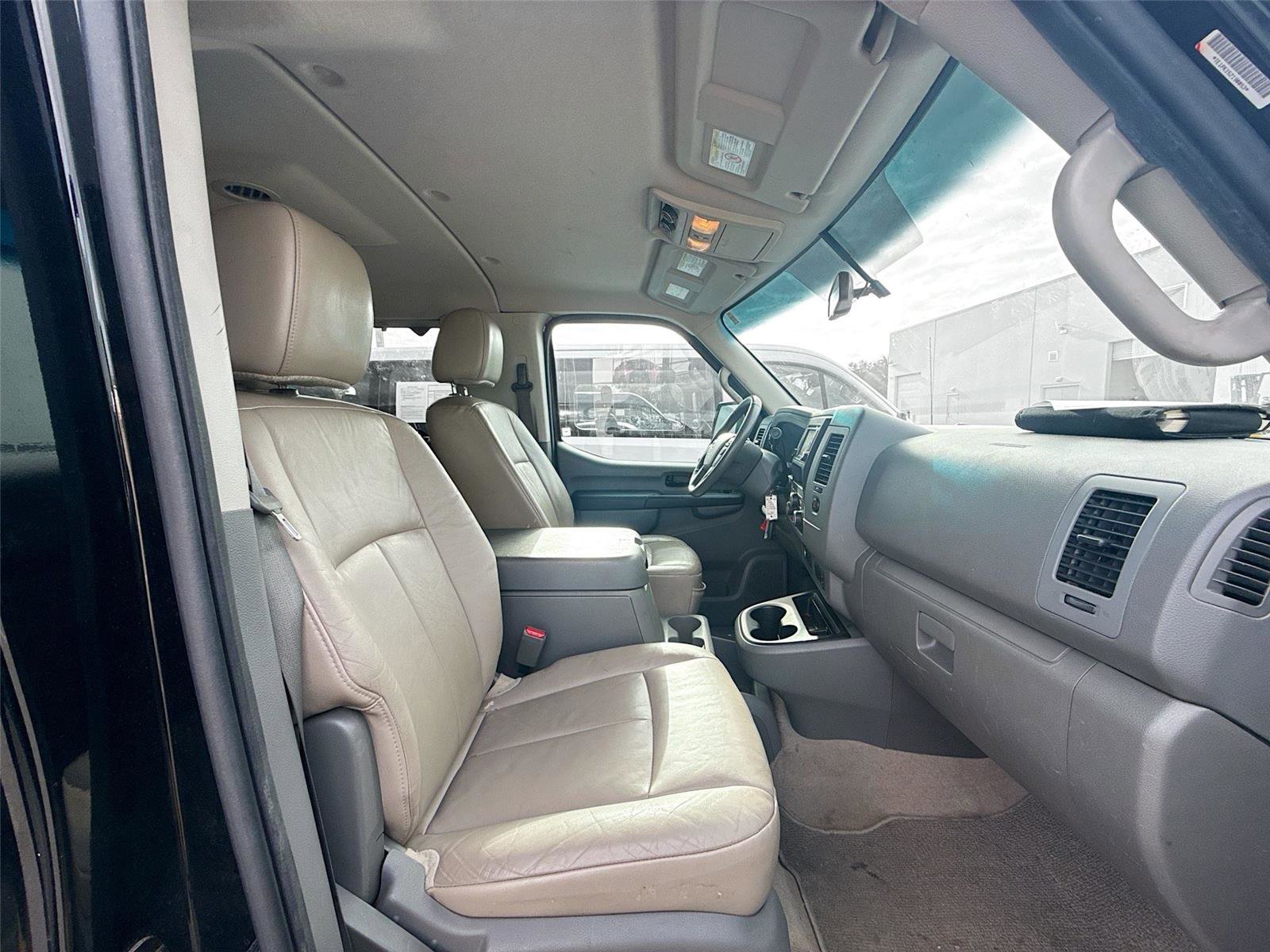 Used 2015 Nissan NV 3500 SL w/ Technology Package image 10