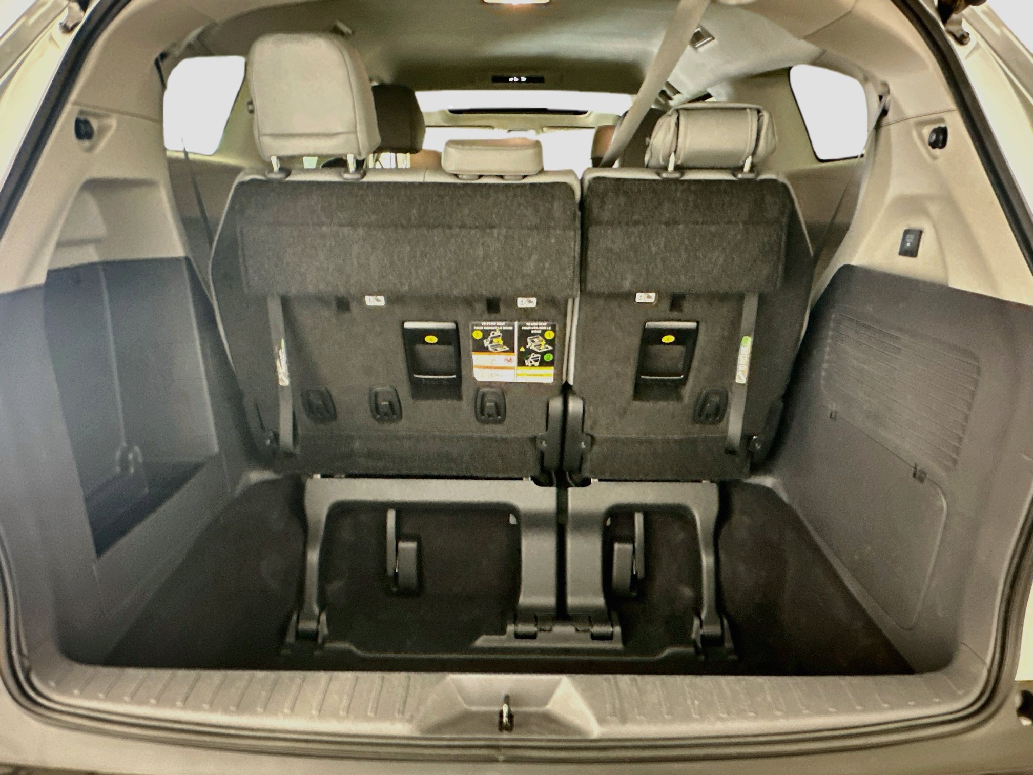 Used 2024 Toyota Sienna XLE w/ XLE Plus Package AWD/4WD image 31