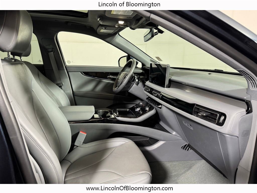 Certified 2023 Lincoln Nautilus Reserve w/ Luxury Package AWD/4WD image 17