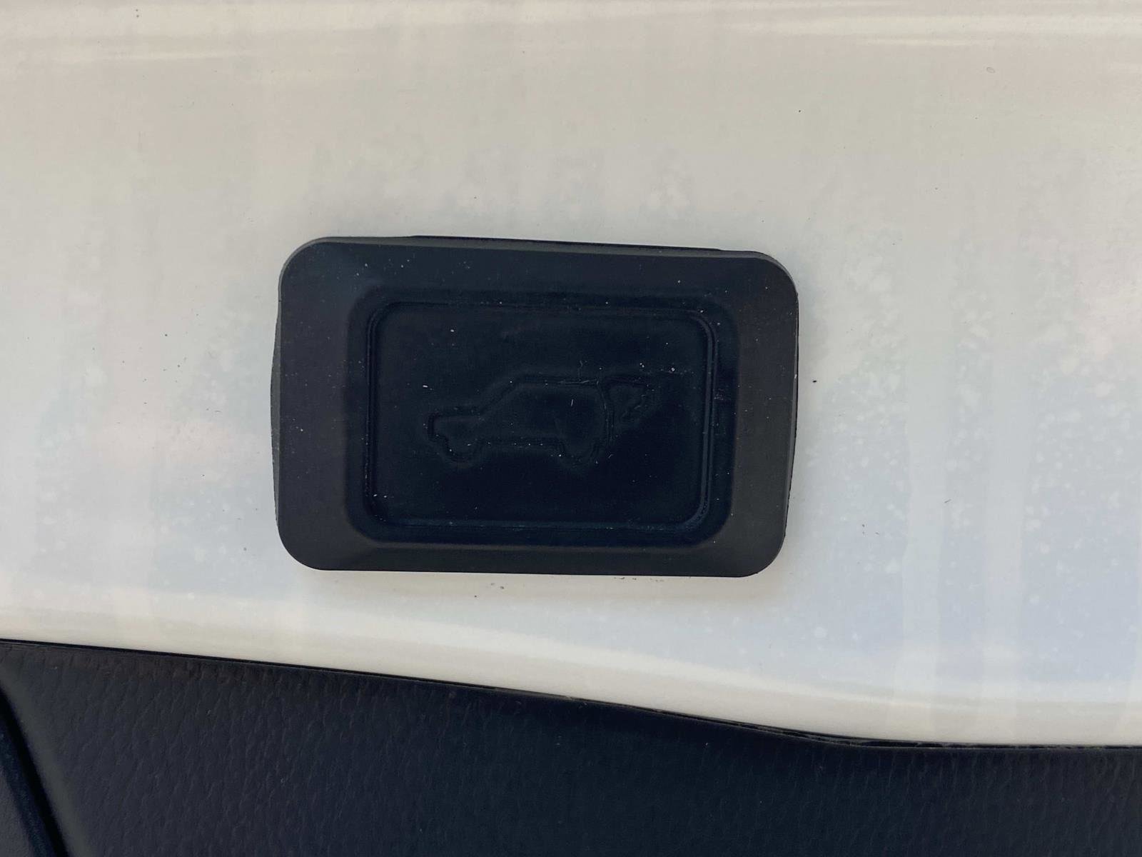 Used 2023 Toyota RAV4 XLE Premium image 8